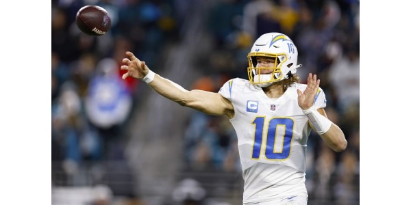 Los Angeles Chargers firman de nuevo a Justin Herbert y rompen récord salarial anual